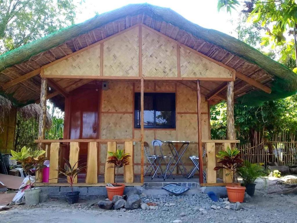 Traditional Filipino Transient House And Huts Near 100 Islands Wharf Alaminos Eksteriør billede
