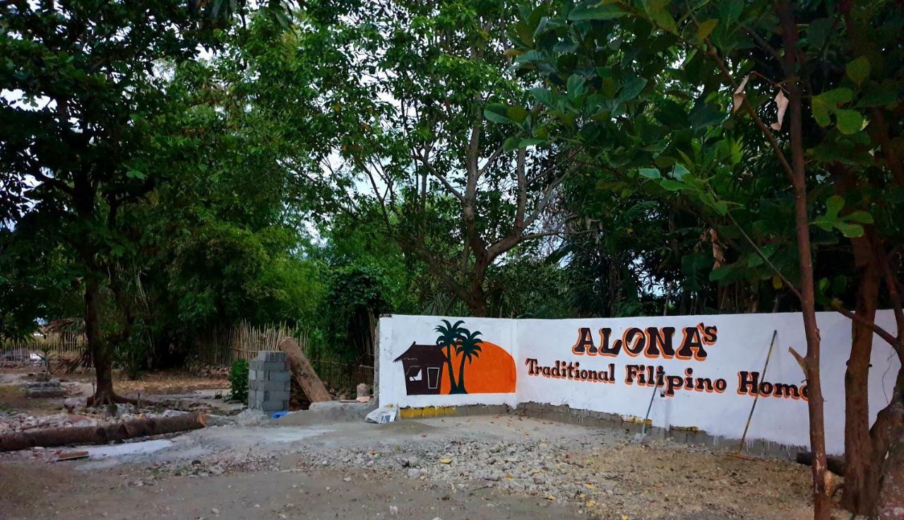Traditional Filipino Transient House And Huts Near 100 Islands Wharf Alaminos Eksteriør billede